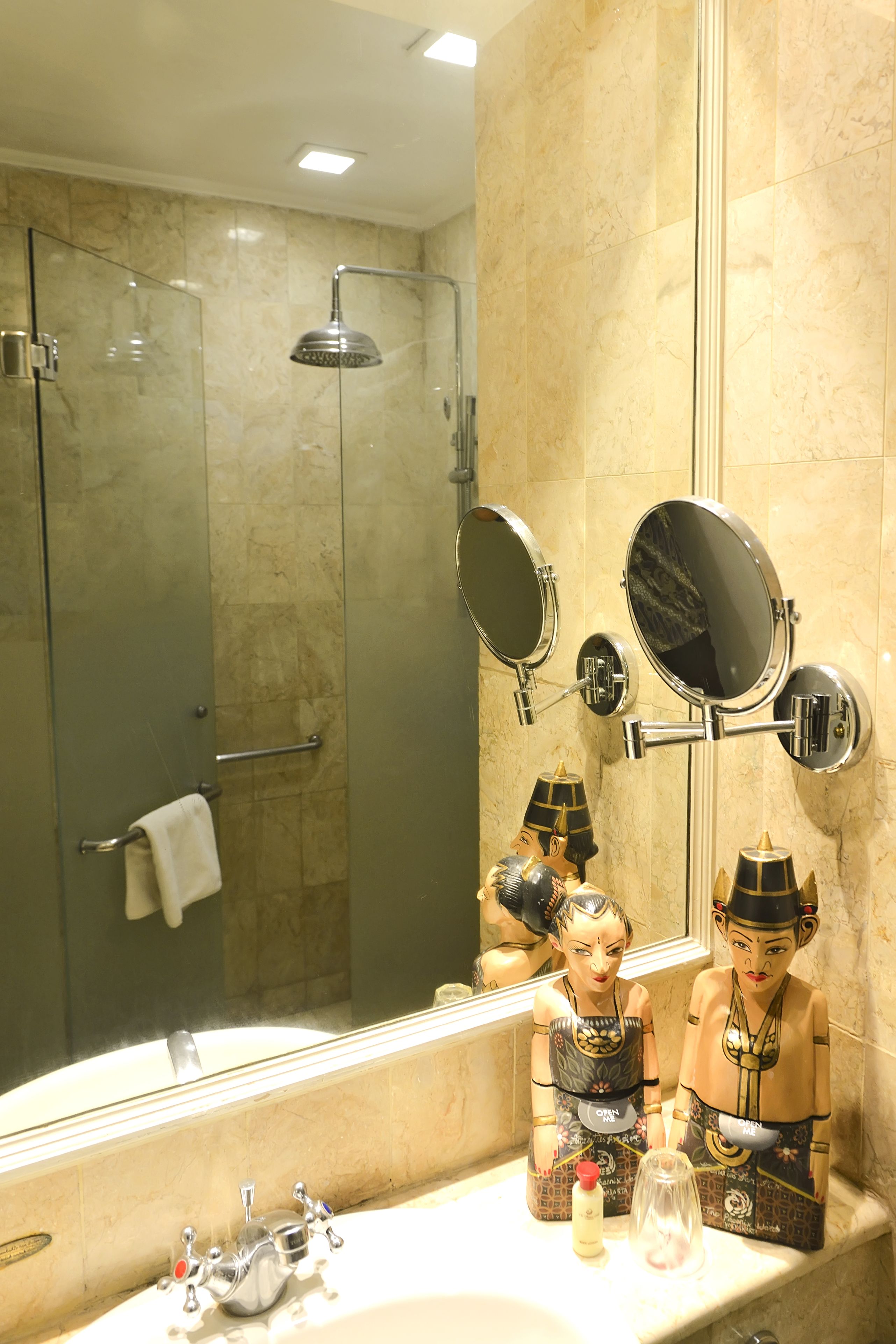 superior twin room | bathroom | eco-friendly toiletries, slippers, towels