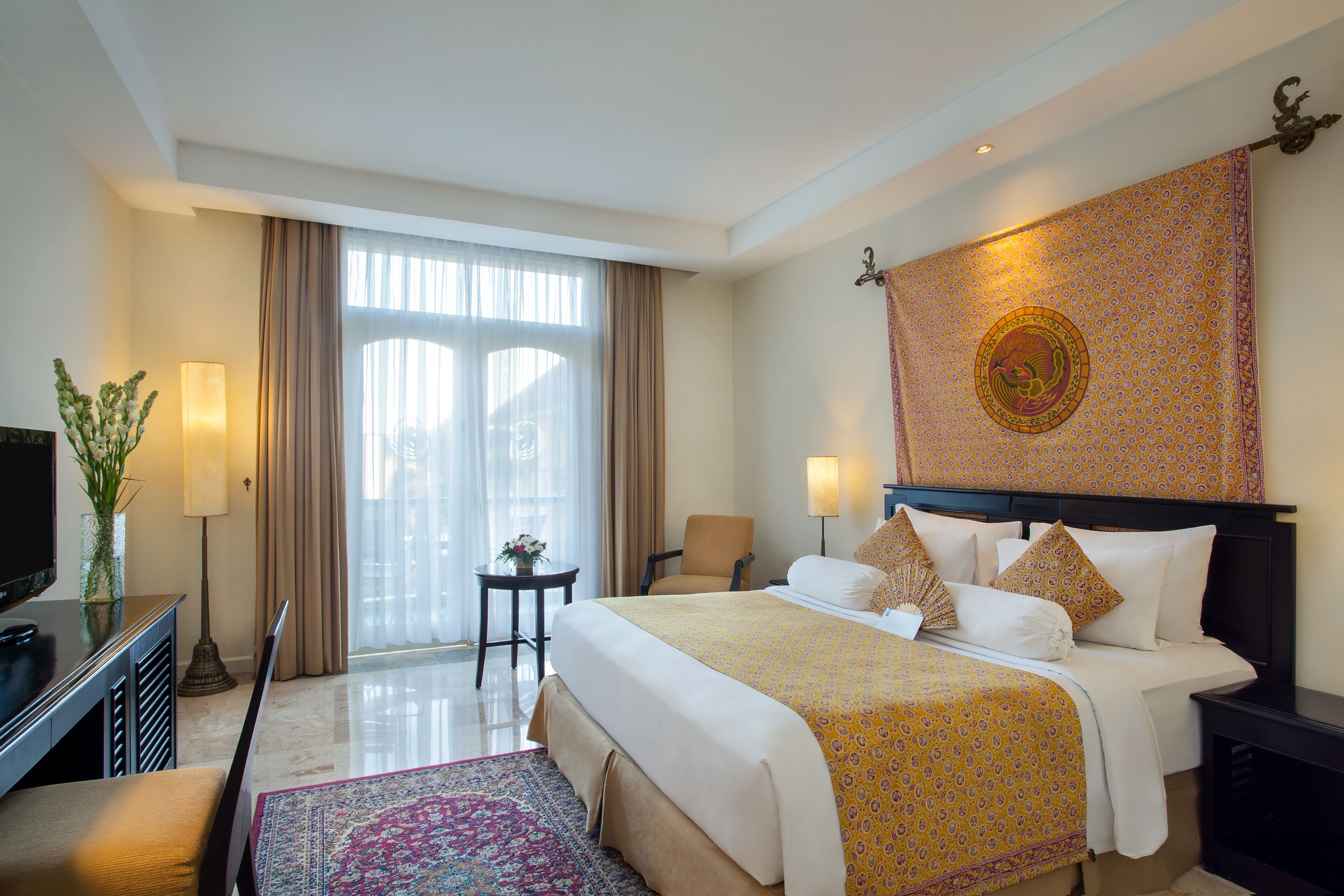 deluxe room, 1 king bed, pool view (legacy) | premium bedding, minibar, in-room safe, desk