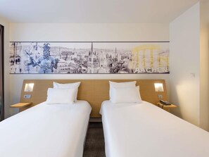 Standard Twin Room, 2 Twin Beds | Hypo-allergenic bedding, in-room safe, desk, blackout drapes