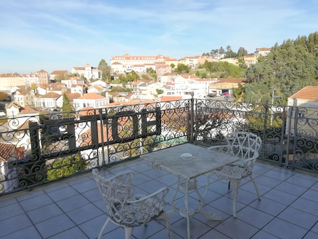 18 habitaciones y caja de seguridad en la habitación . Alegre - Bussaco Boutique Hotel