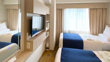 Premium bedding, down comforters, in-room safe, blackout drapes