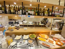 Desayuno buffet diario (JPY 1600 por persona)