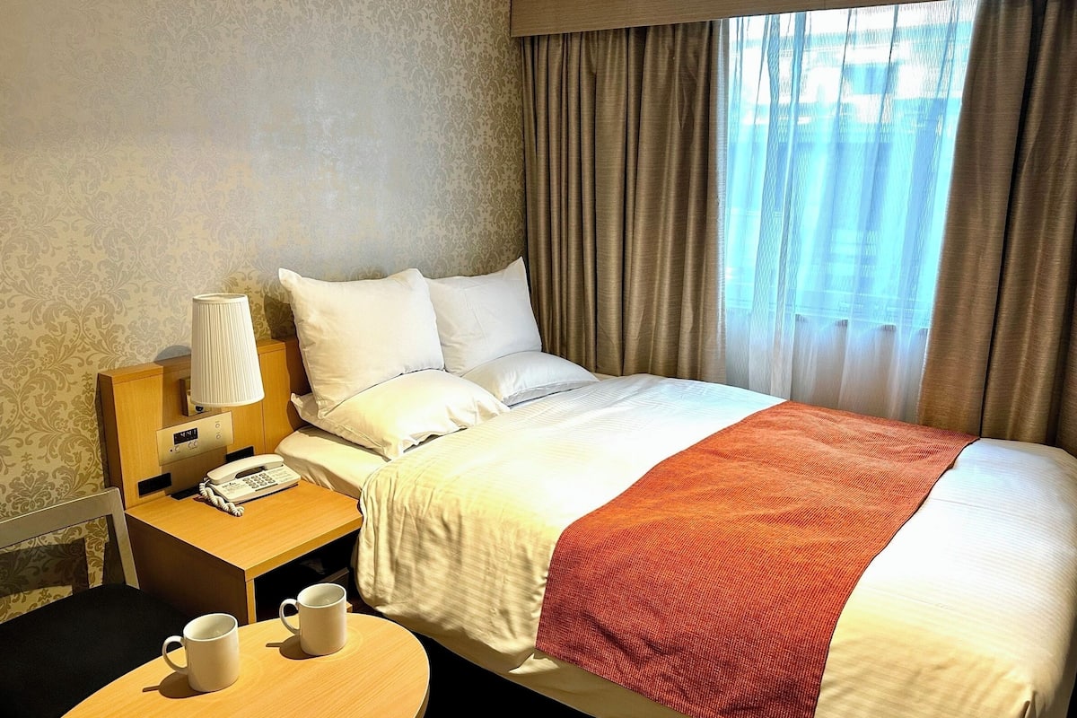 Annex Double Room, Non smoking | 1 bedroom, premium bedding, down comforters, in-room safe