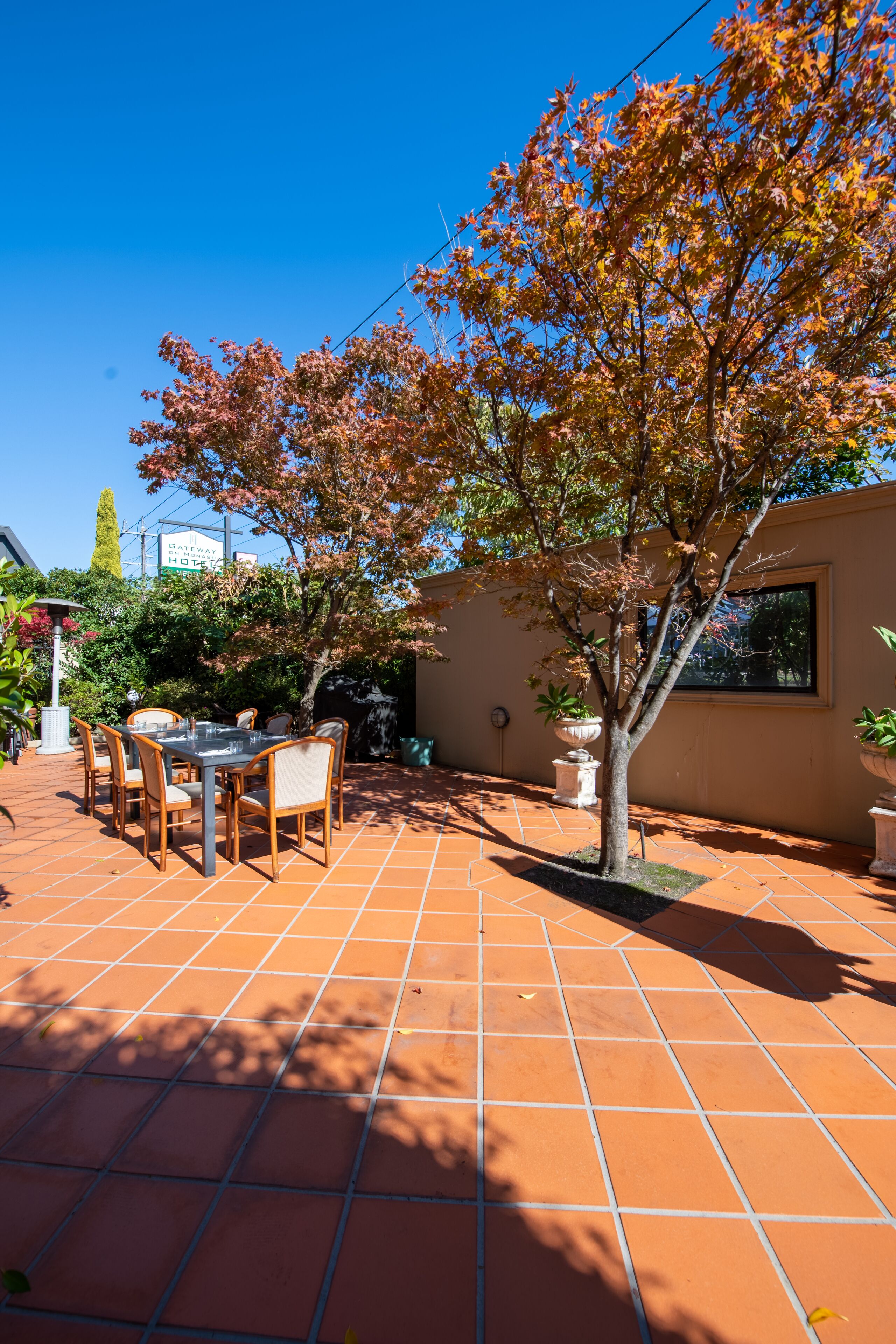 breakfast, lunch, dinner served; local cuisine, al fresco dining