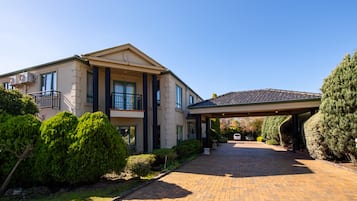 Fachada da propriedade