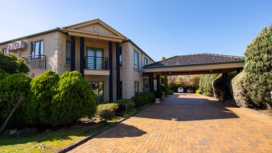 Gateway on Monash Boutique Hotel