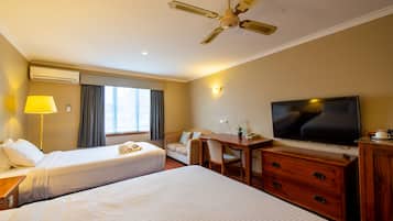 Comfort Twin Room with Continental Breakfast for 2 | Desk, iron/ironing board, WiFi (free), alarm clocks