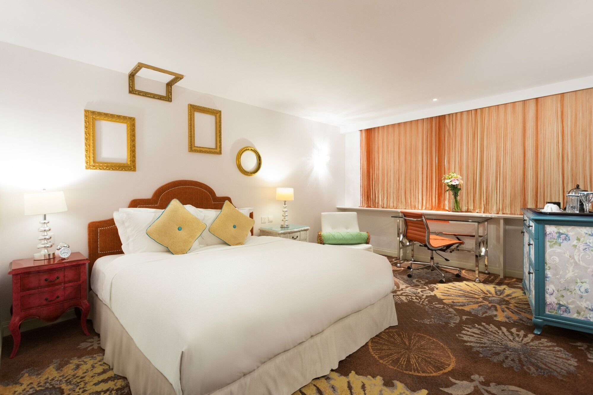 Minibar, in-room safe, desk, blackout curtains