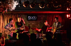 Bar (en el alojamiento)