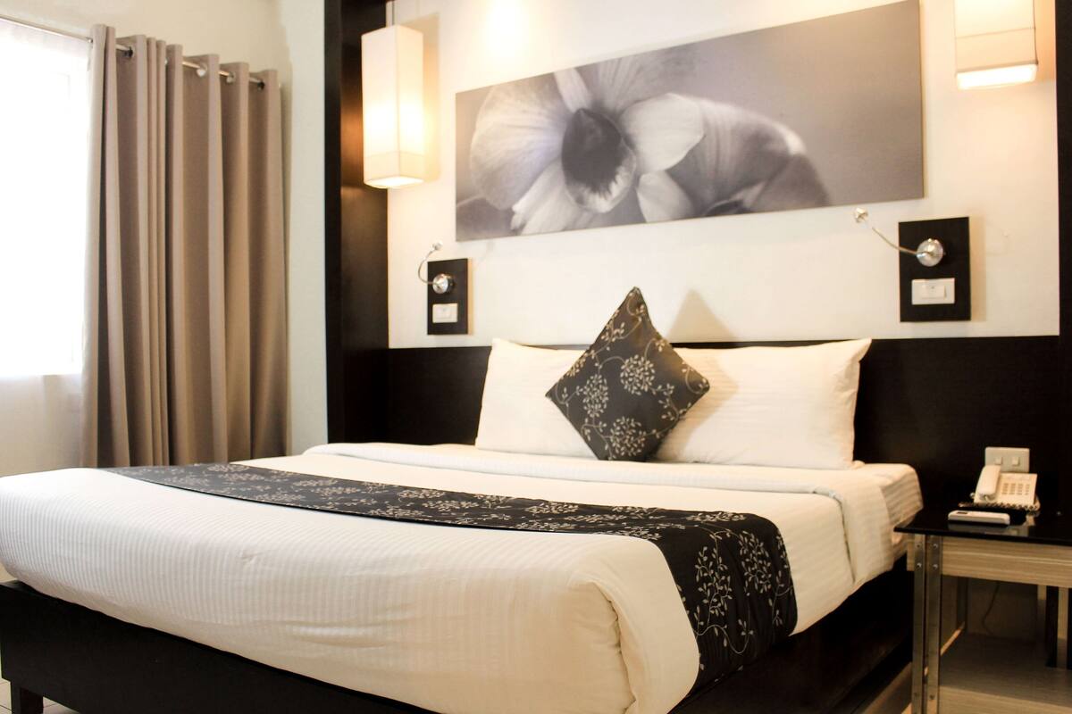 Premium Room (1 Bed) | Peti besi dalam bilik, Wi-fi percuma, cadar katil 