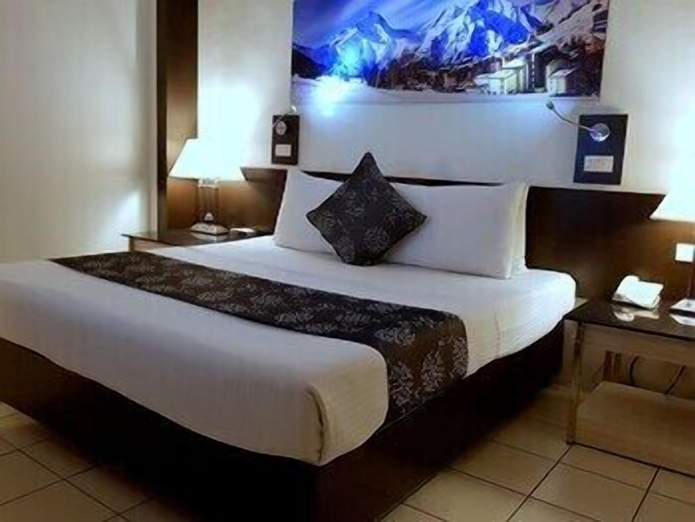 In-room safe, free WiFi, bed sheets