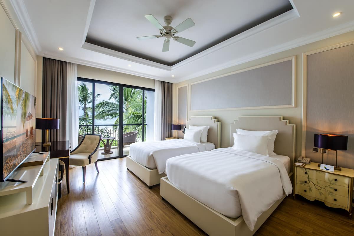 Minibar, in-room safe, desk, blackout curtains