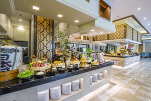 4 Restaurants, Frühstück, Mittagessen, Abendessen, internationale Küche