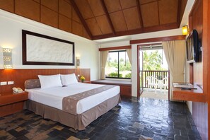 Deluxe Room, Pool View | View from room