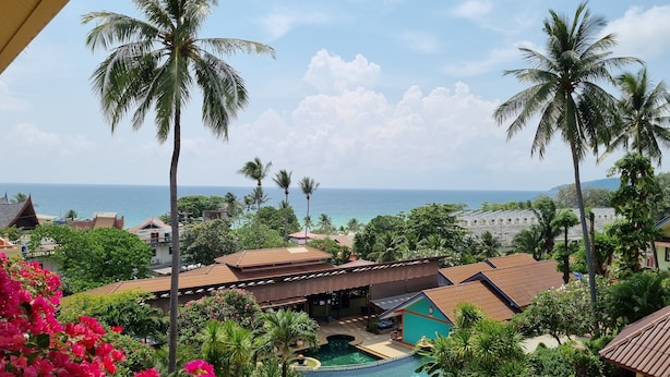 Hồ bơi ngoài trời, dù/ô trên bãi biển/hồ bơi, ghế dài tắm nắng 