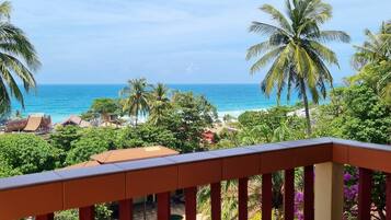 Deluxe Room, Sea View | Terrace/patio
