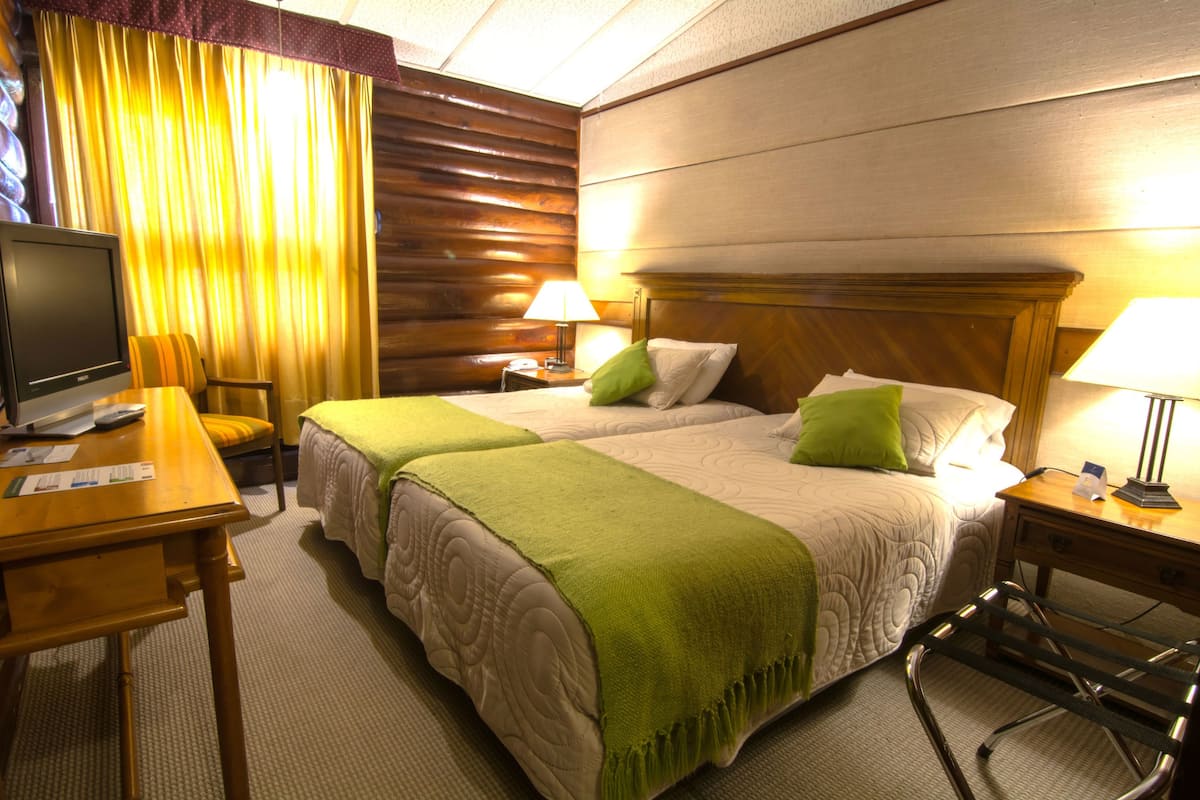 Double Room, 2 Twin Beds | Free WiFi, bed sheets, alarm clocks