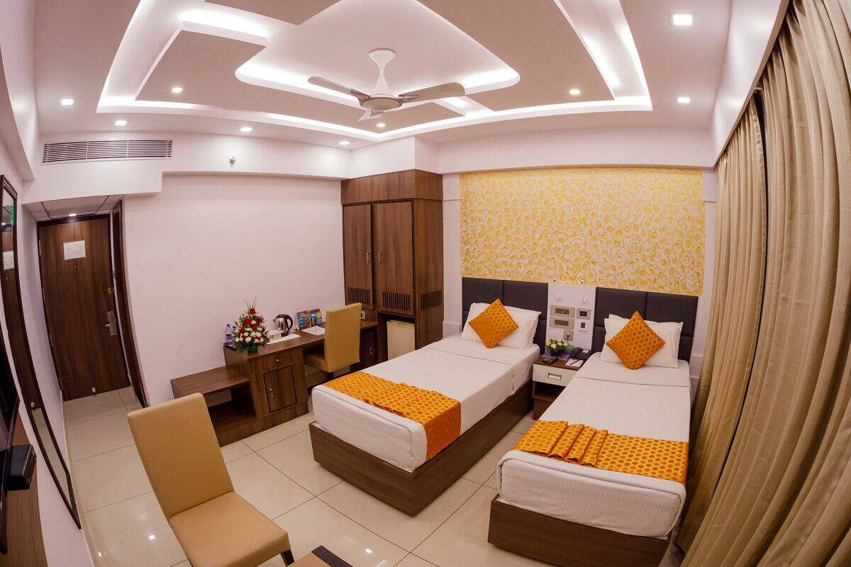Premium bedding, minibar, in-room safe, desk