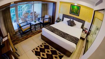 Executive Club | 1 bedroom, premium bedding, minibar, in-room safe