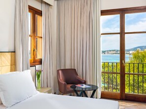Minibar, in-room safe, desk, blackout drapes - Punta Negra Boutique Hotel (Calvia)