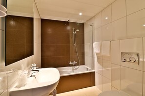Hair dryer, towels - Hotel le Noailles Nice Gare (Nice)