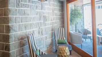 Àrea amb seients del vestíbul