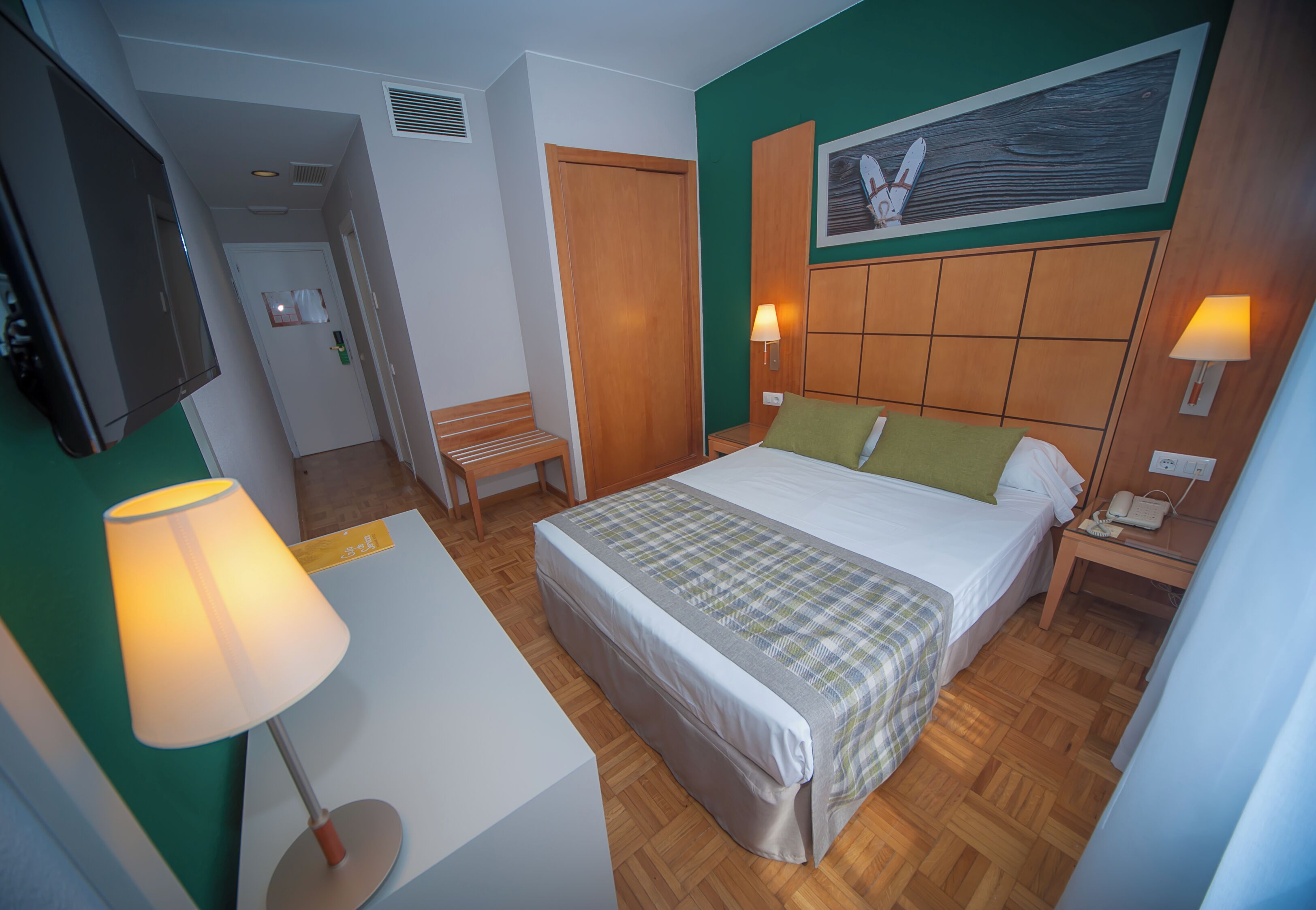 Free WiFi, bed sheets