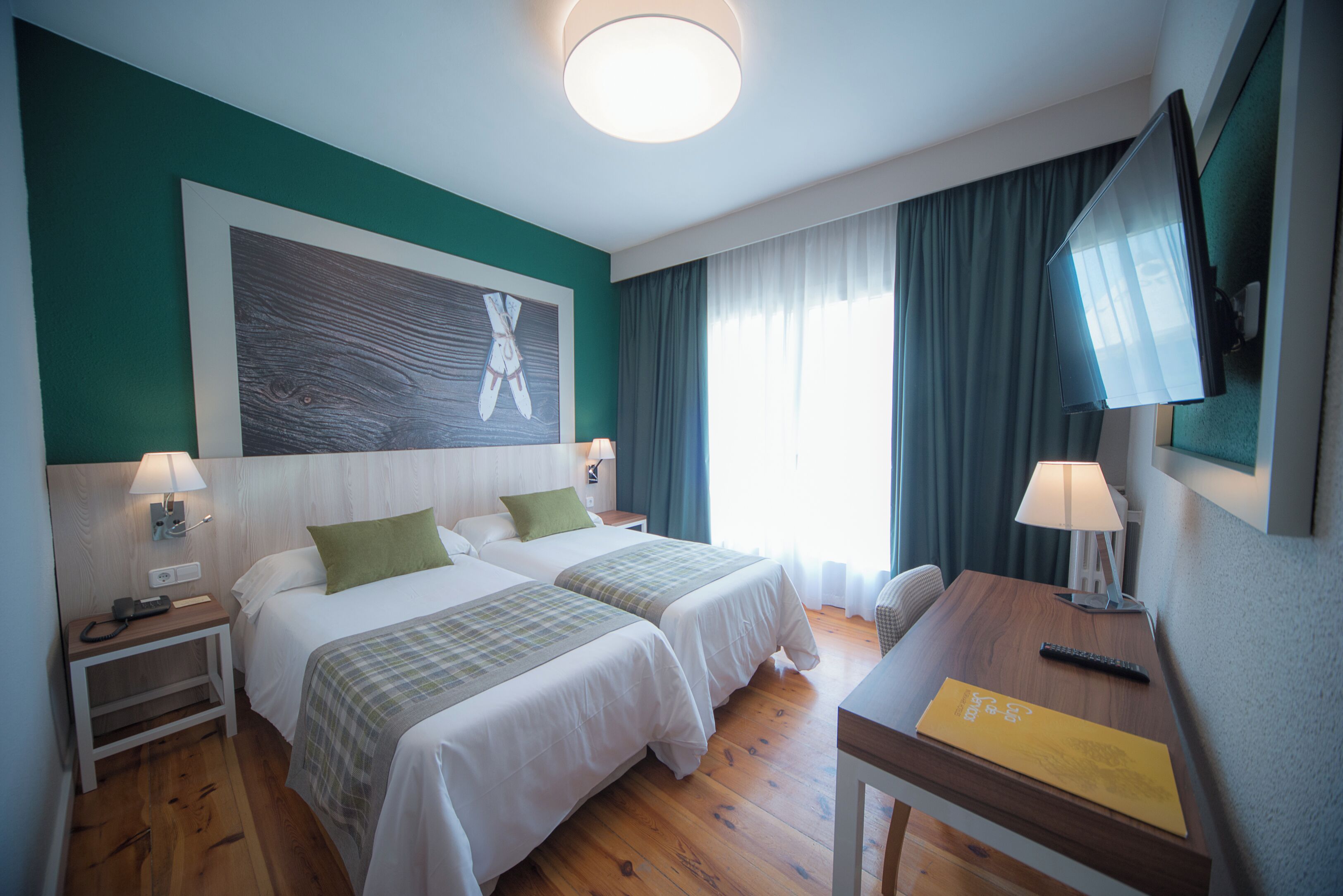 Free WiFi, bed sheets