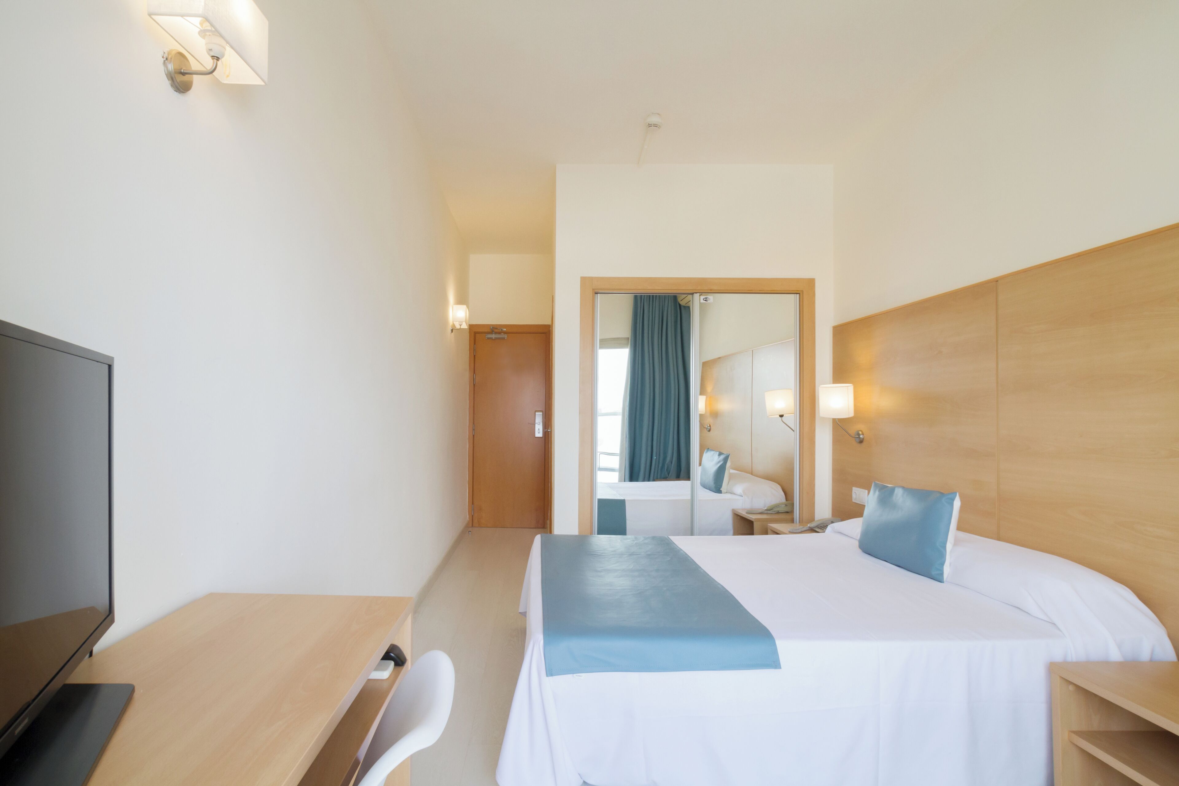 In-room safe, desk, blackout curtains, free WiFi