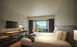 Premier Room, 1 King Bed, Balcony, Ocean View | Minibar, in-room safe, desk, blackout drapes