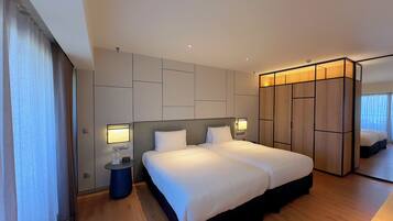 Premier Room, 2 Single Beds, Balcony, Ocean View