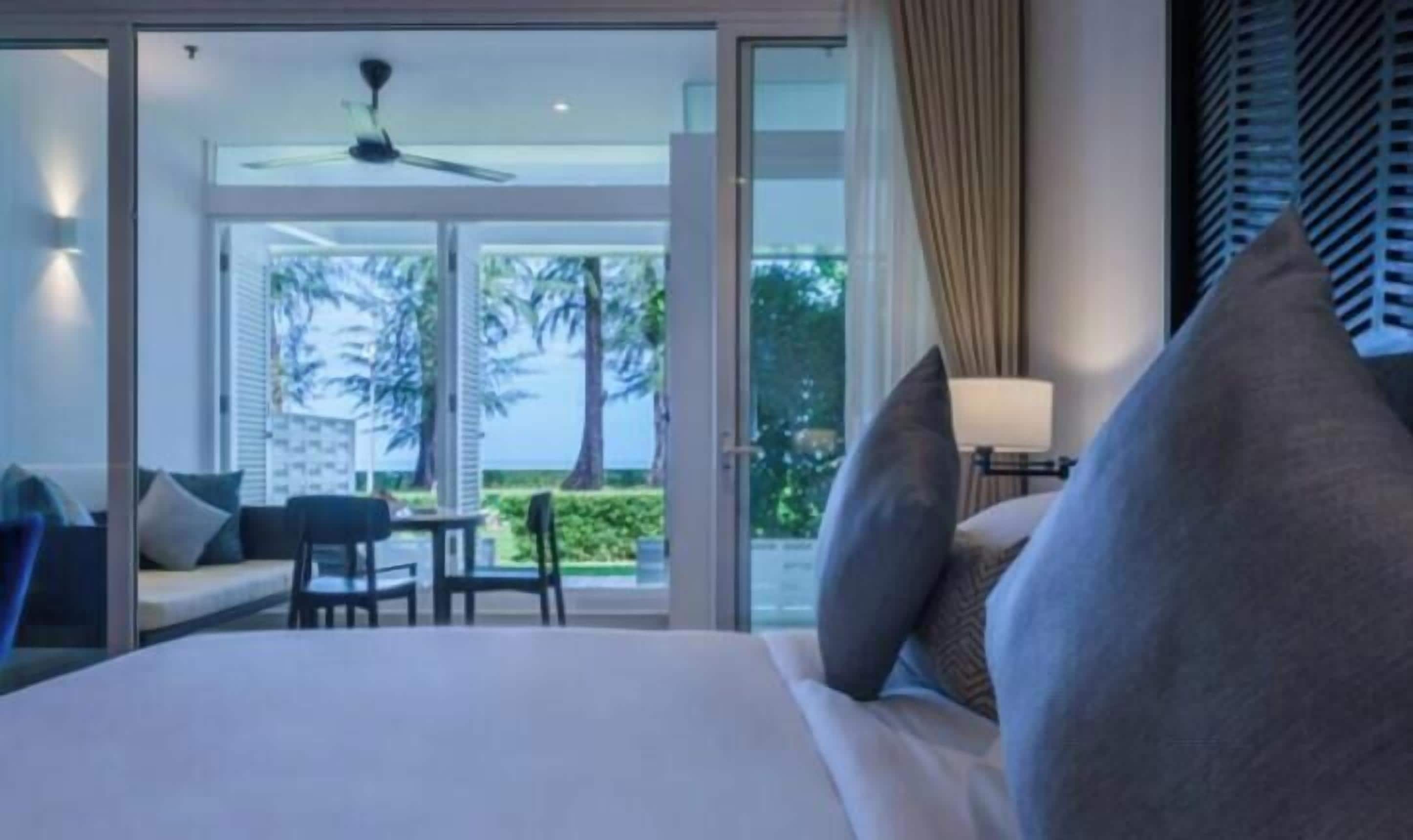 Minibar, in-room safe, desk, blackout curtains