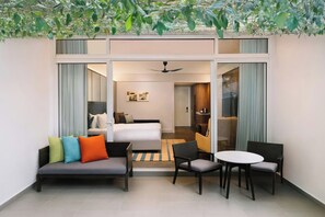 Chambre « Premier », 1 très grand lit, non-fumeur (Poolside, Patio)