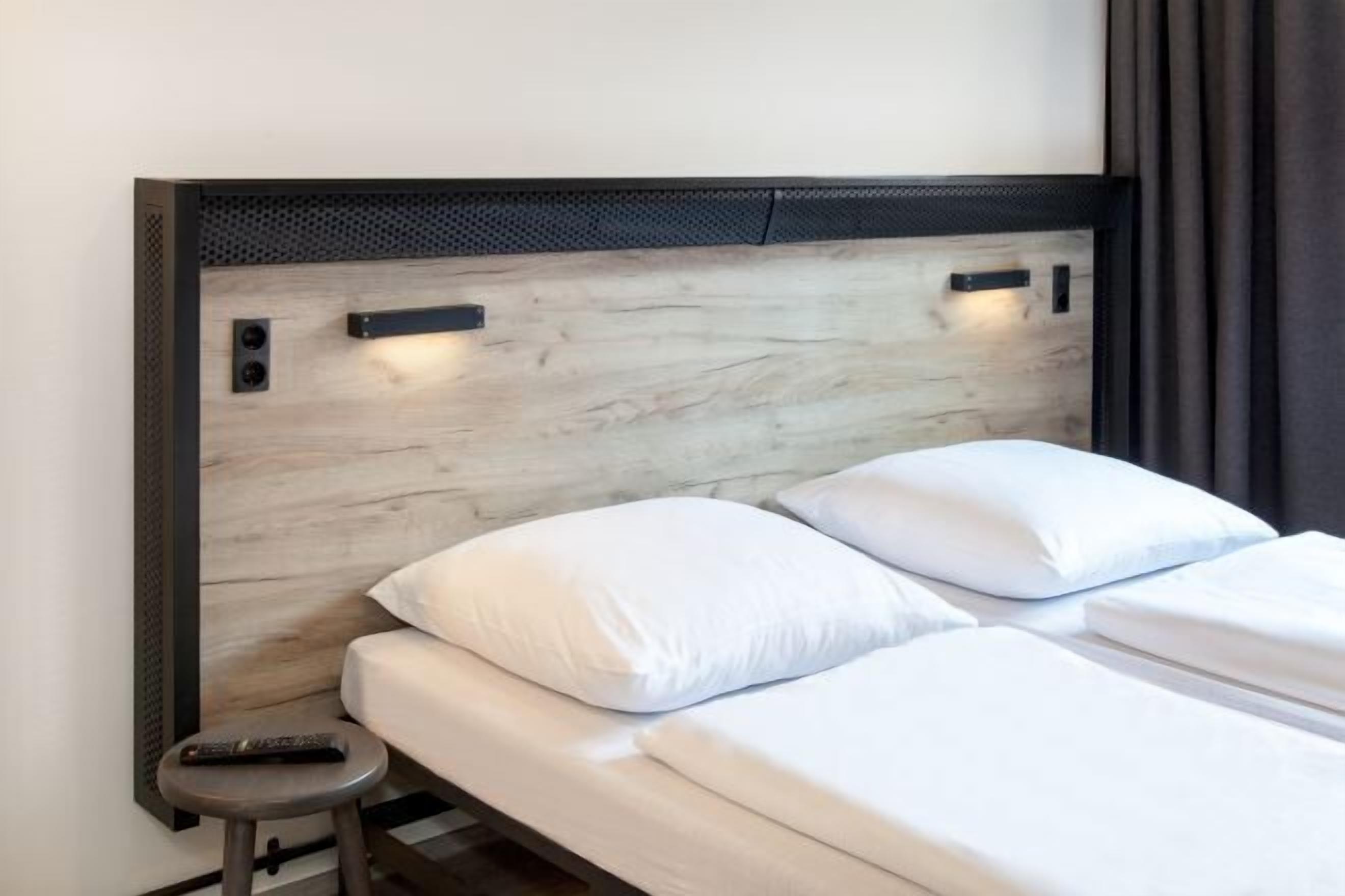 Blackout drapes, free WiFi, bed sheets