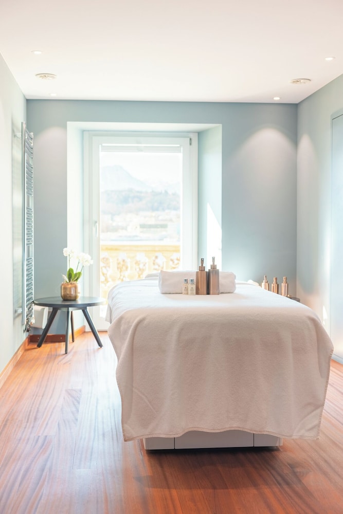 Grand Hotel National Luzern by null