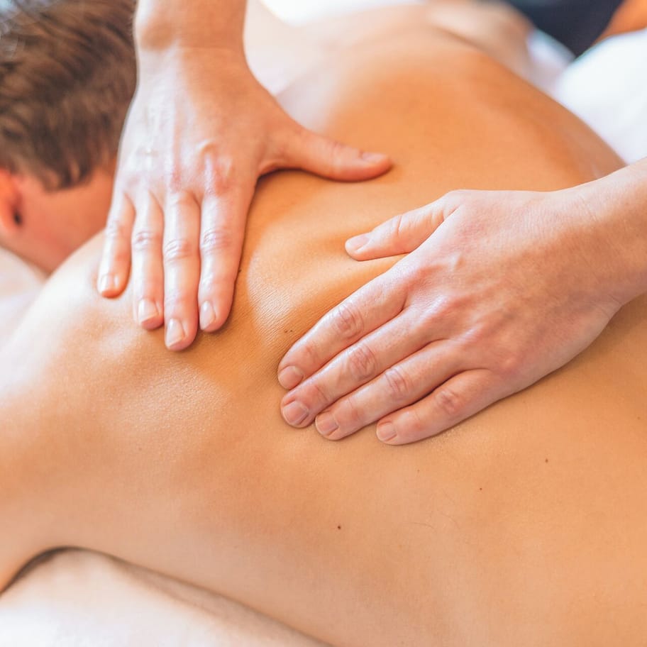 Sauna, body treatments, aromatherapy, hot stone massages