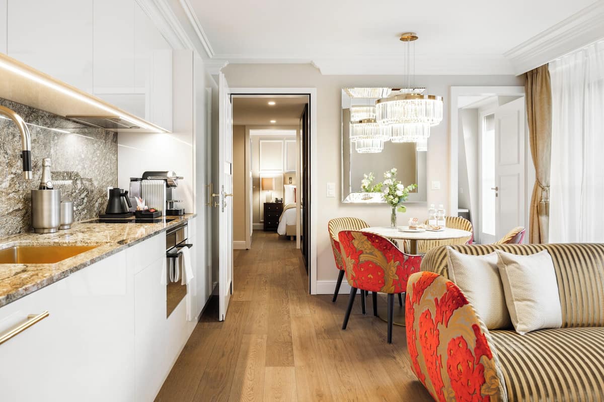 Leilighet – design, flere senger, kjøkken, byutsikt (Design Apartment Two Bedrooms) | Allergitestet sengetøy, minibar, safe på rommet og skrivebord