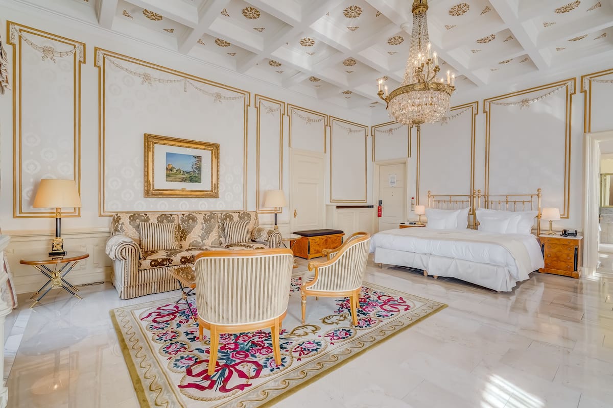 suite (ritz) | 1 bedroom, hypo-allergenic bedding, minibar, in-room safe