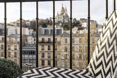 Le Régent Montmartre by Hiphophostels