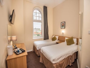 Standard Twin Room, 2 Single Beds | Cots/infant beds, free WiFi - OYO Rowton Hotel (Birmingham)