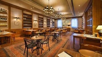 Frühstück, Mittagessen, Abendessen, moderne, europäische Küche