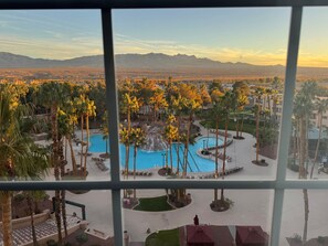 Premium bedding, in-room safe, blackout curtains, iron/ironing board - CasaBlanca Resort and Casino (Mesquite)