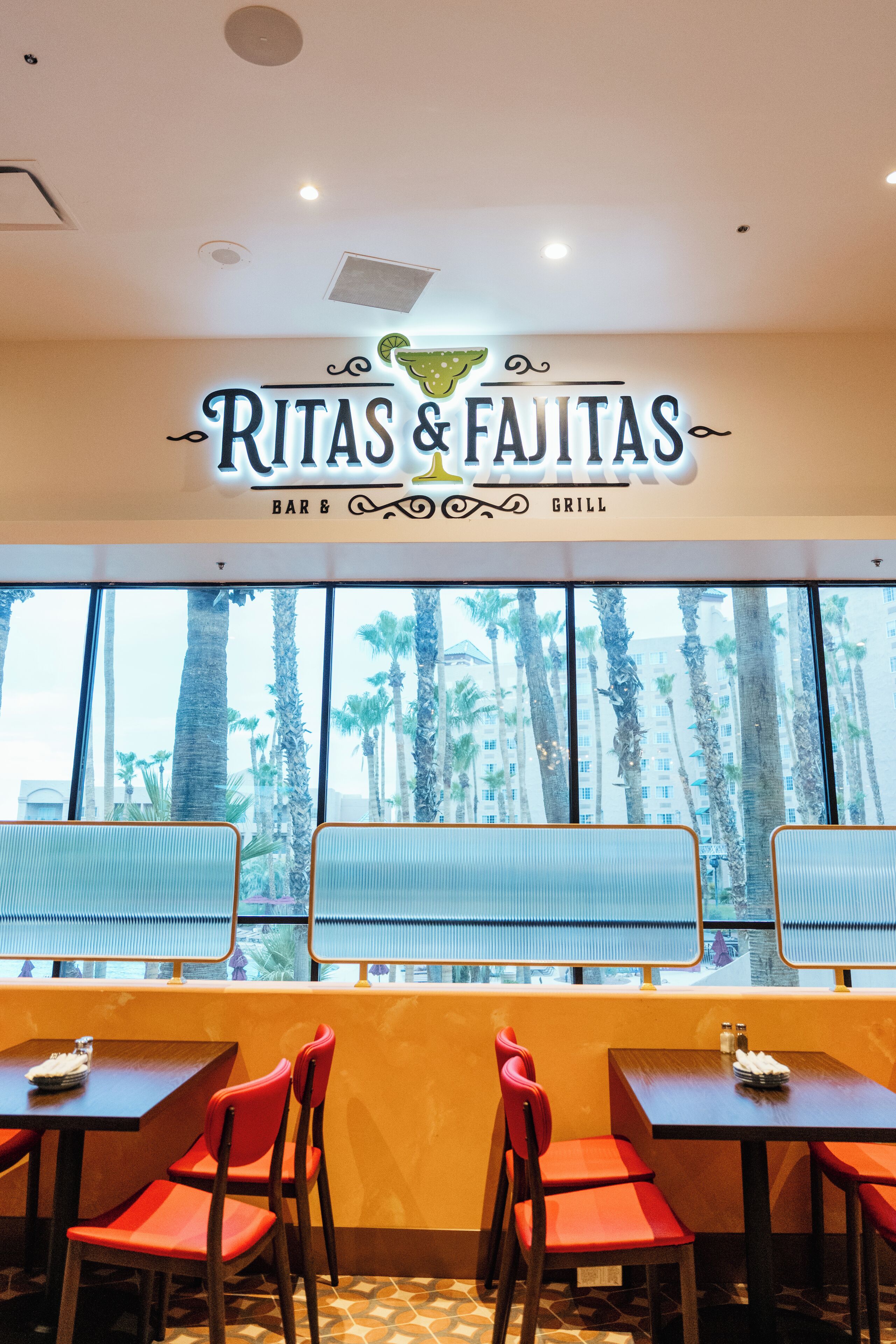 3 restaurants, breakfast served