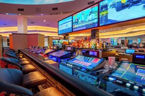 3 bars/lounges, poolside bar