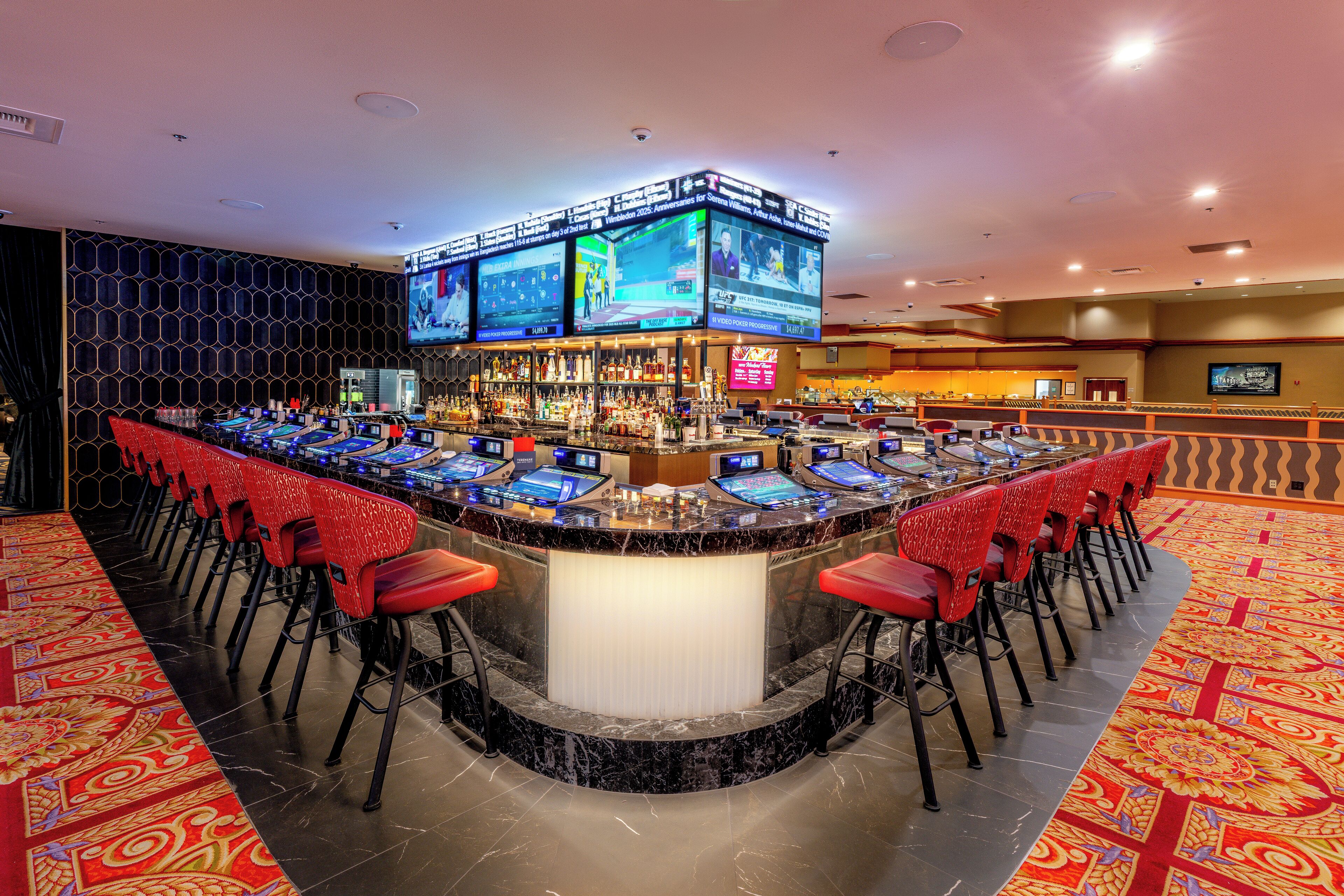 3 bars/lounges, poolside bar