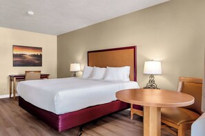 Superior kamer, 1 kingsize bed | Luxe beddengoed, verduisterende gordijnen, gratis wifi, beddengoed