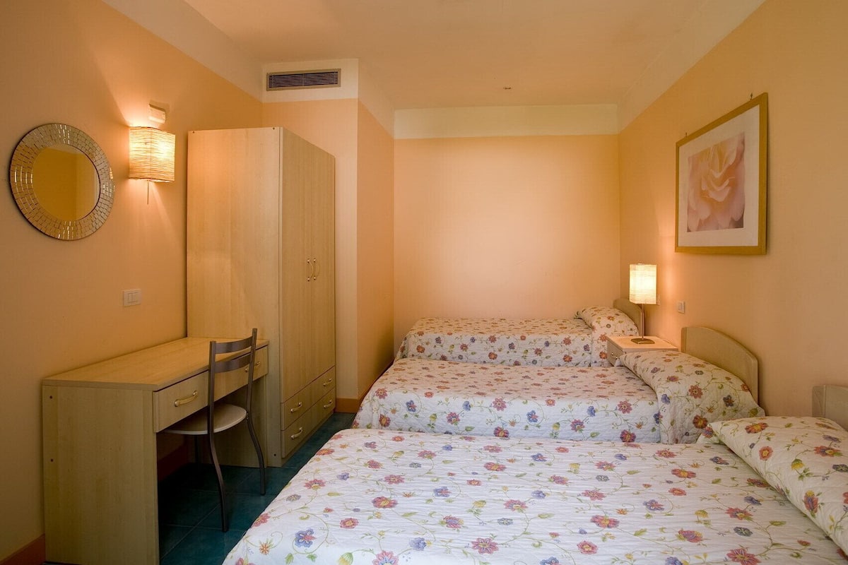 Deluxe Apartment | 1 bedroom, in-room safe, wheelchair access