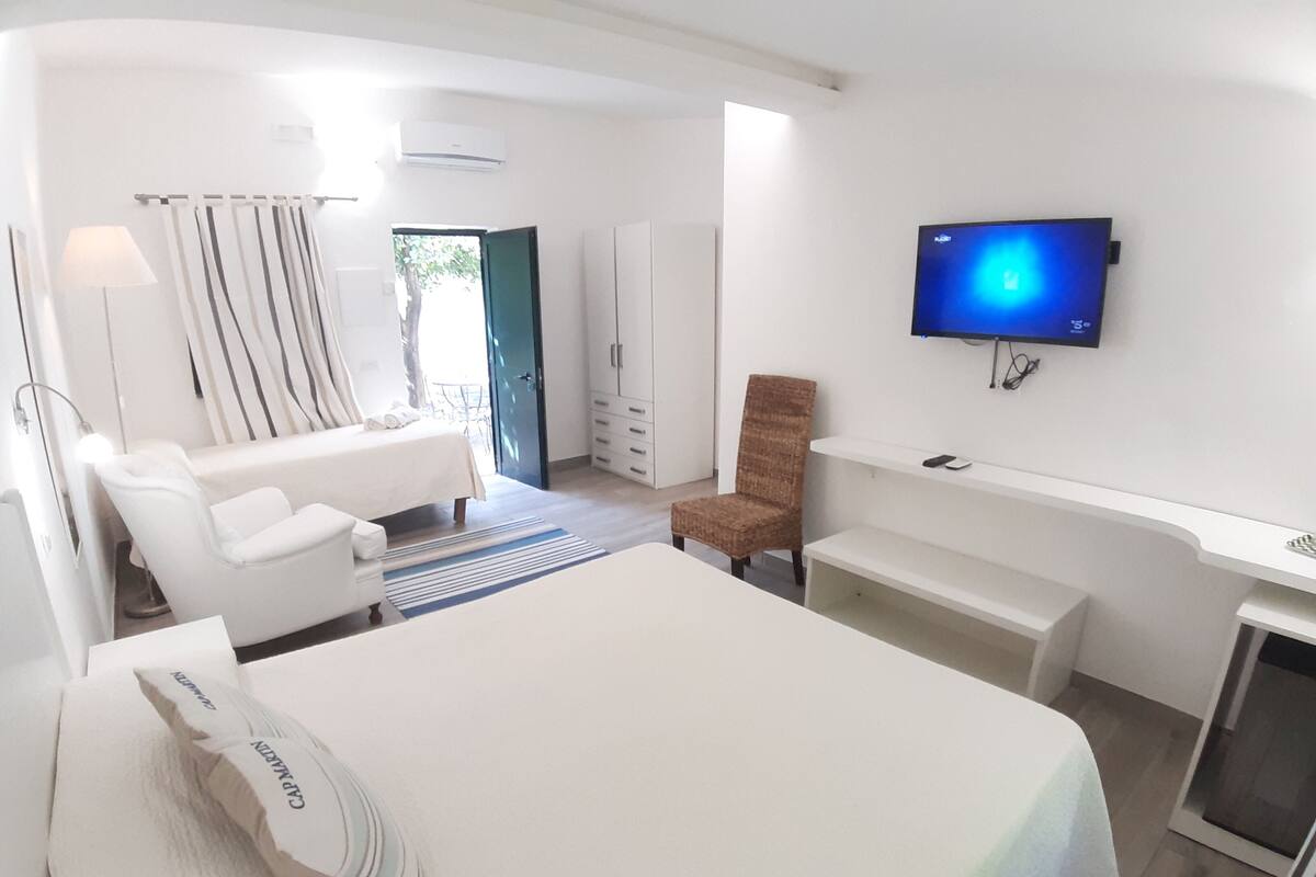 Habitación superior con 1 cama doble o 2 individuales | Caja fuerte