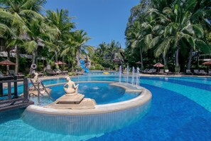 2 outdoor pools, sun loungers - SIAM BAYSHORE RESORT PATTAYA (Pattaya)