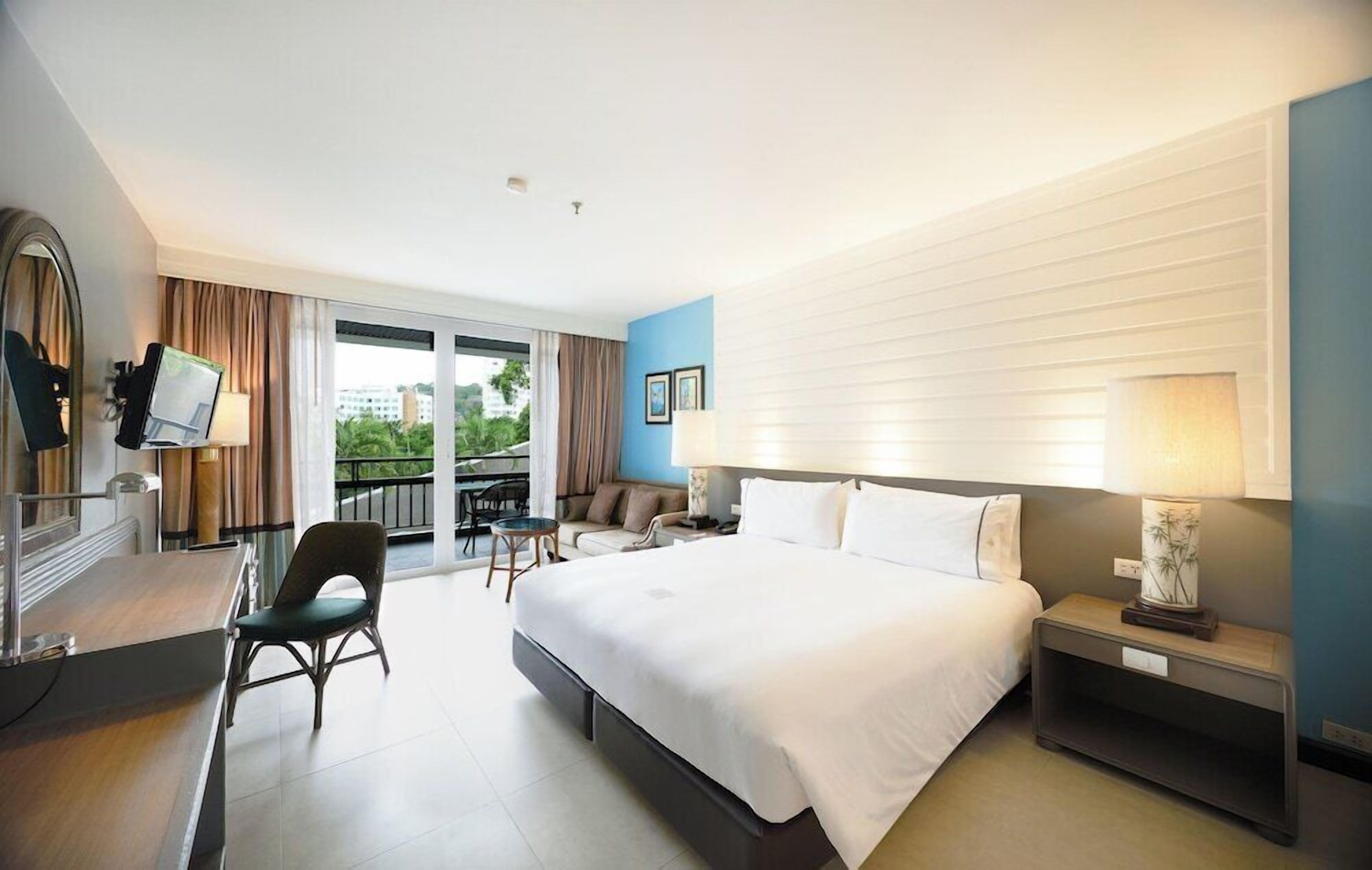 Minibar, in-room safe, desk, blackout curtains